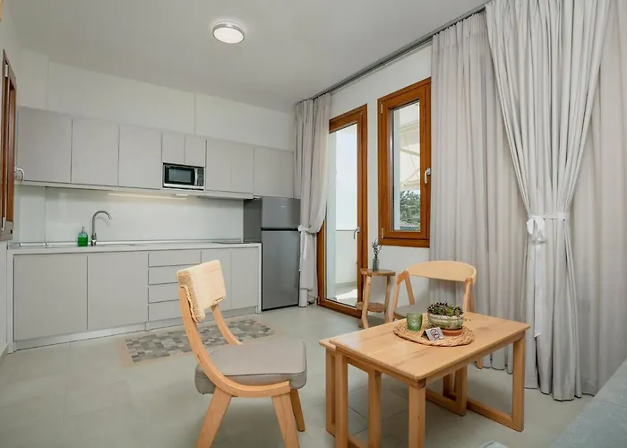 Ξενοδοχείο με διαμερίσματα Kastrinos Maisonettes 4*