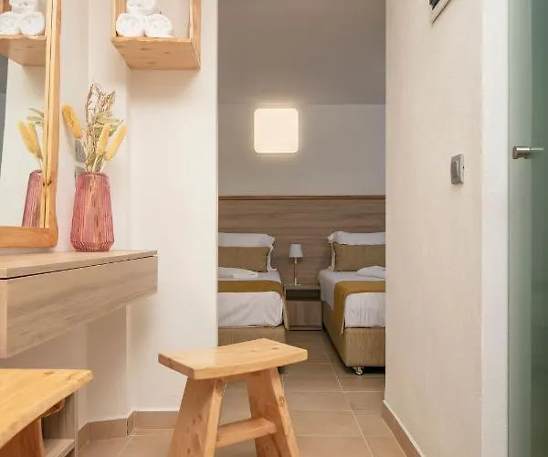 Ξενοδοχείο με διαμερίσματα Kastrinos Maisonettes 4*