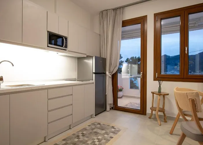 Ξενοδοχείο με διαμερίσματα Kastrinos Maisonettes