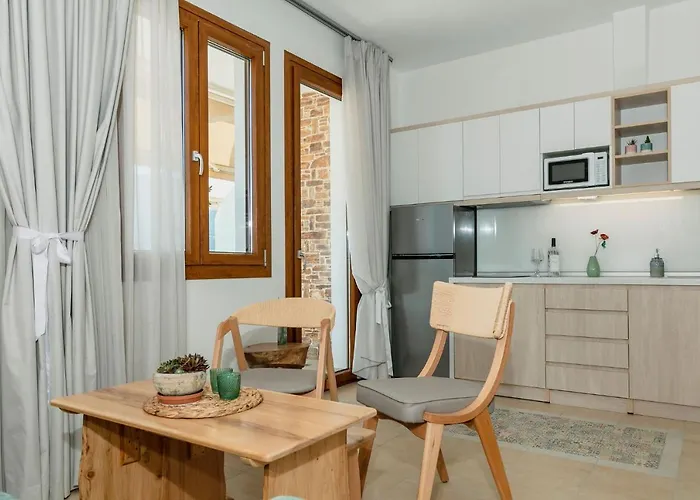 Kastrinos Maisonettes Ξενοδοχείο με διαμερίσματα 4*