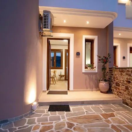 Kastrinos Maisonettes Ξενοδοχείο με διαμερίσματα 4*