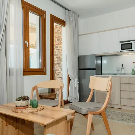 Kastrinos Maisonettes アパートホテル 4*